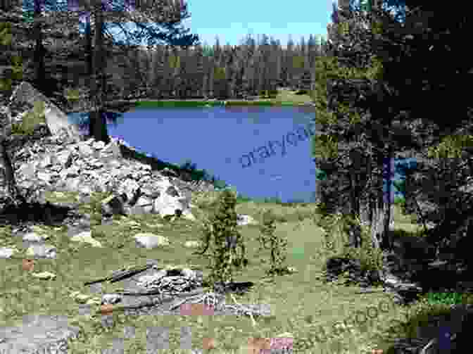 Meiss Lake, A Secluded Lake Nestled In A Granite Cirque, With Crystal Clear Waters Reflecting The Surrounding Peaks Best Easy Day Hikes Northern Sierra (Best Easy Day Hikes Series)